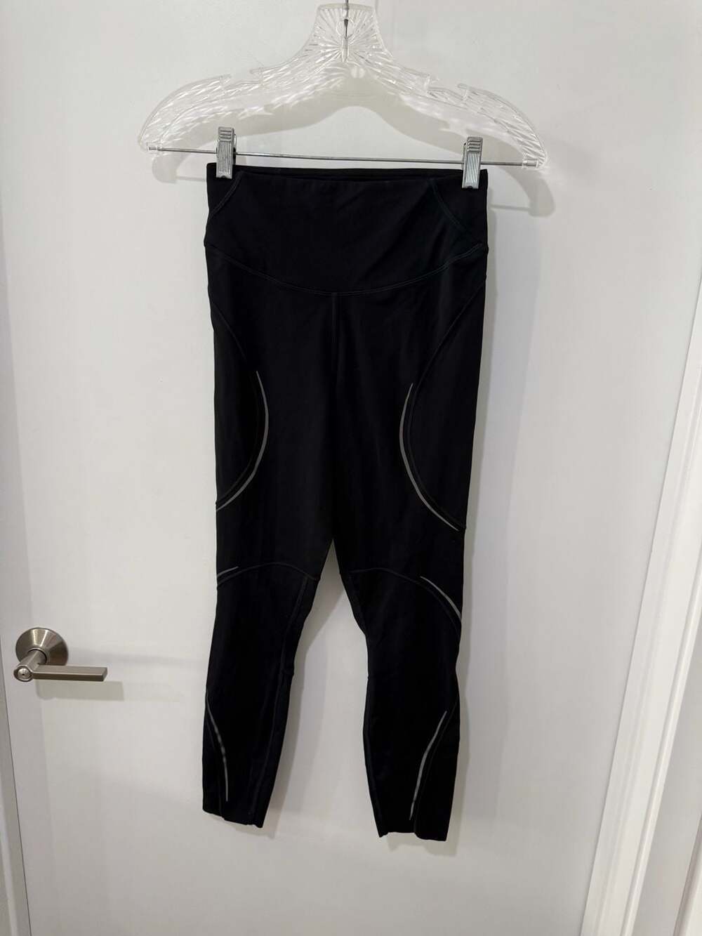 Lululemon Black High-Rise Reflective Running Tights Leggings with Size Dot Size